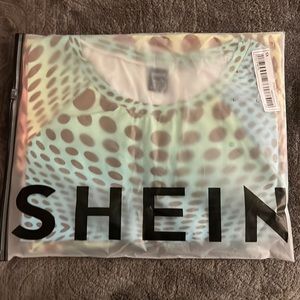 XS Shein 2 piece set, never worn. Accidentally bought two.